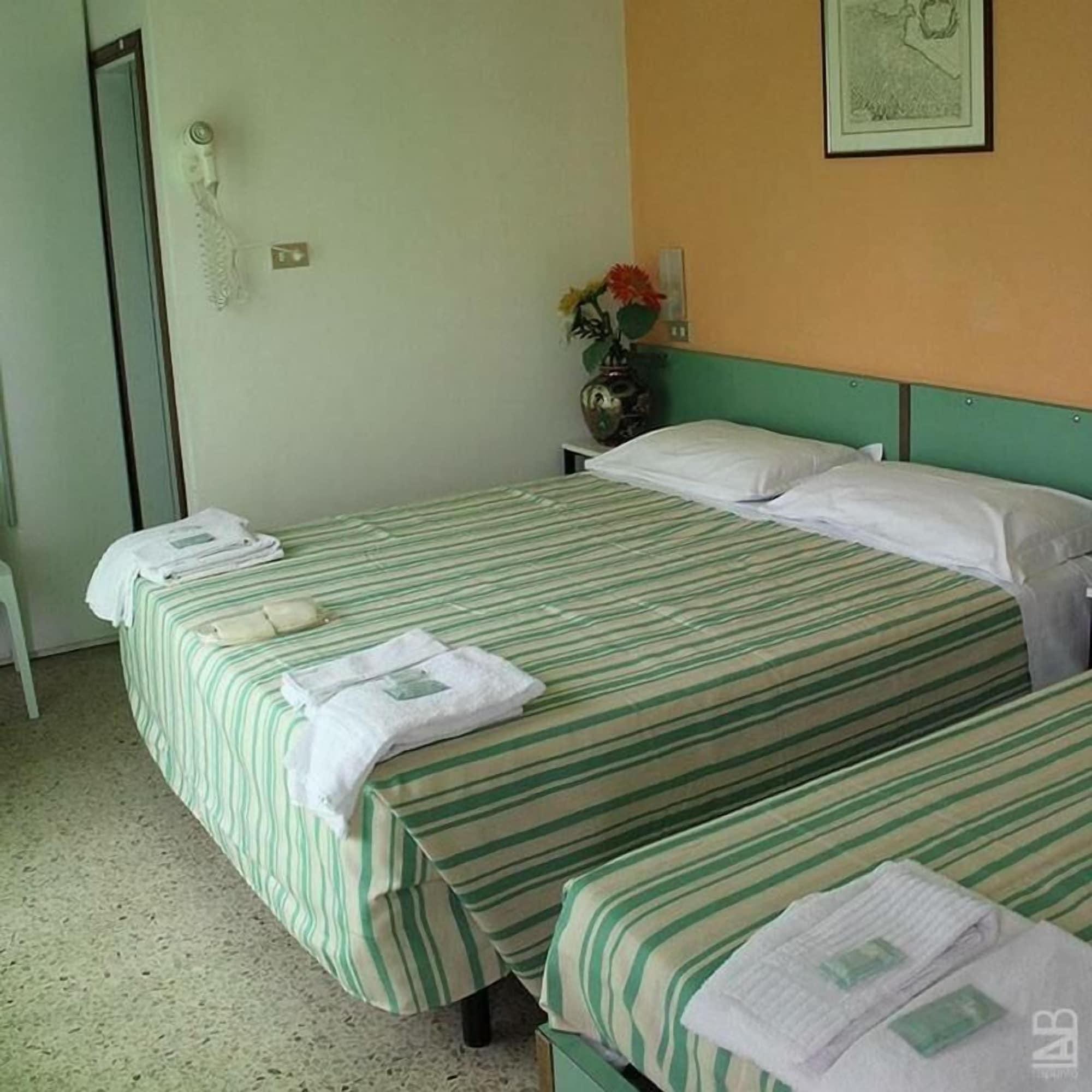 Hotel Nova Dhely ริมินี ภายนอก รูปภาพ