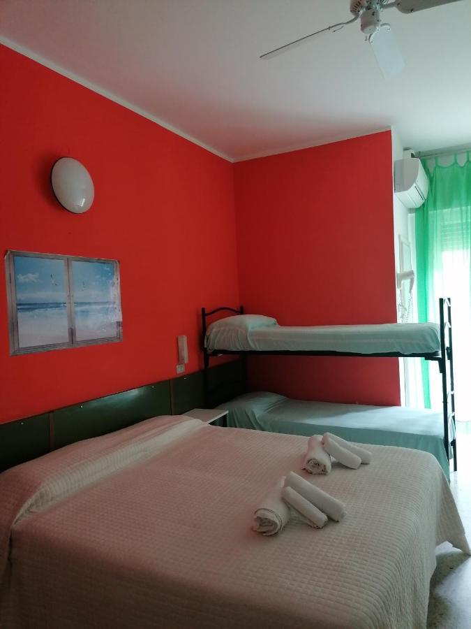 Hotel Nova Dhely ริมินี ภายนอก รูปภาพ