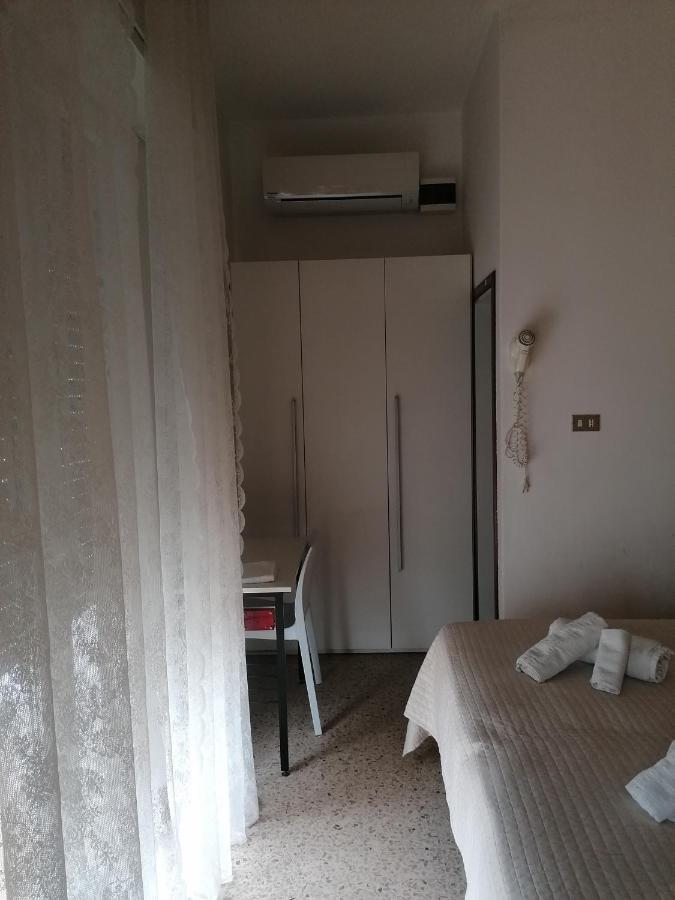 Hotel Nova Dhely ริมินี ภายนอก รูปภาพ